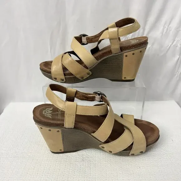 Dansko Sandals Womens Size 8 Frida Wedge Studded Beige Sand Leather Cork Heel 38 - Picture 8 of 9
